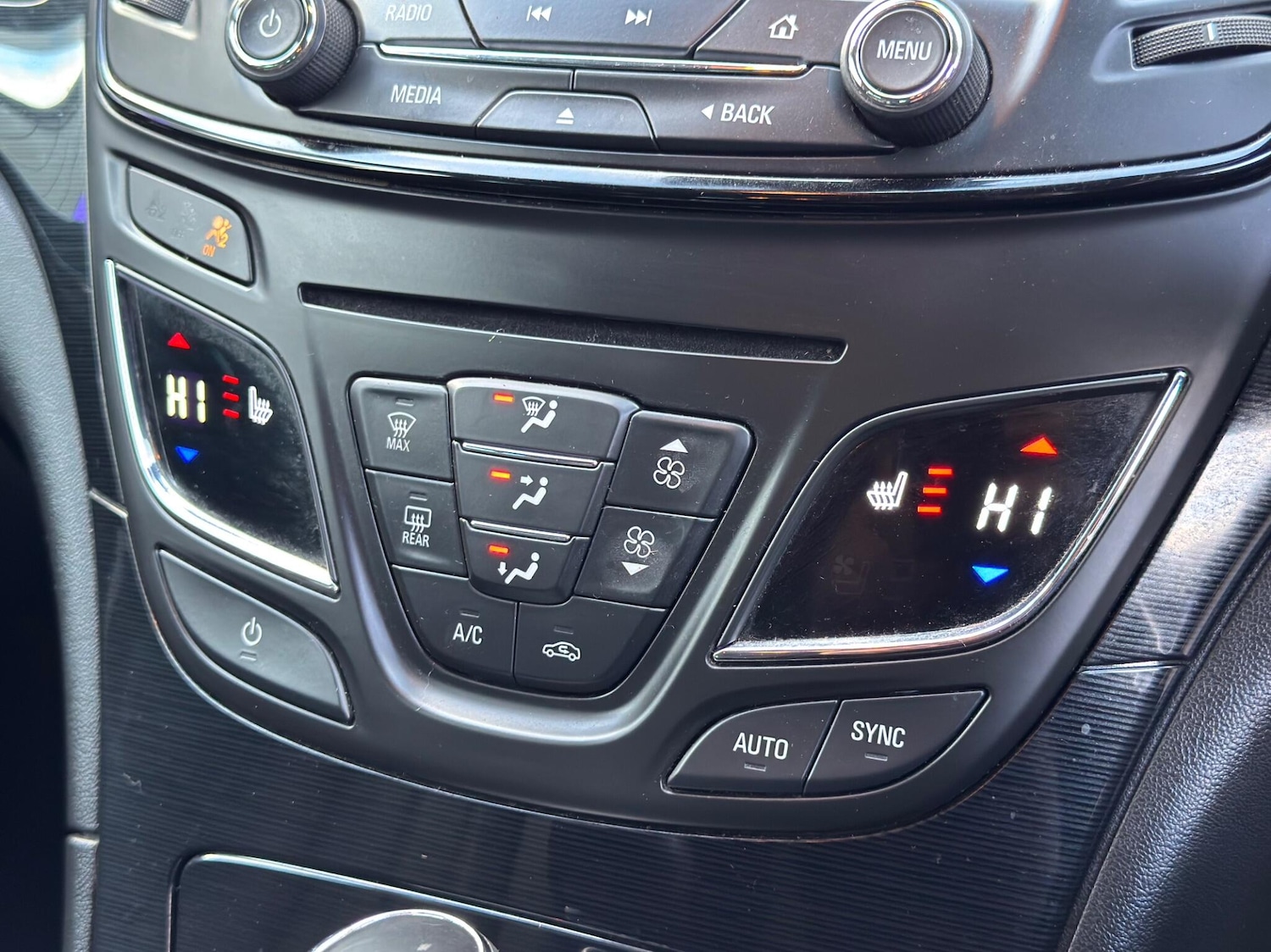 Used Vauxhall Insignia 2015 for sale - 77330855: Photo 41