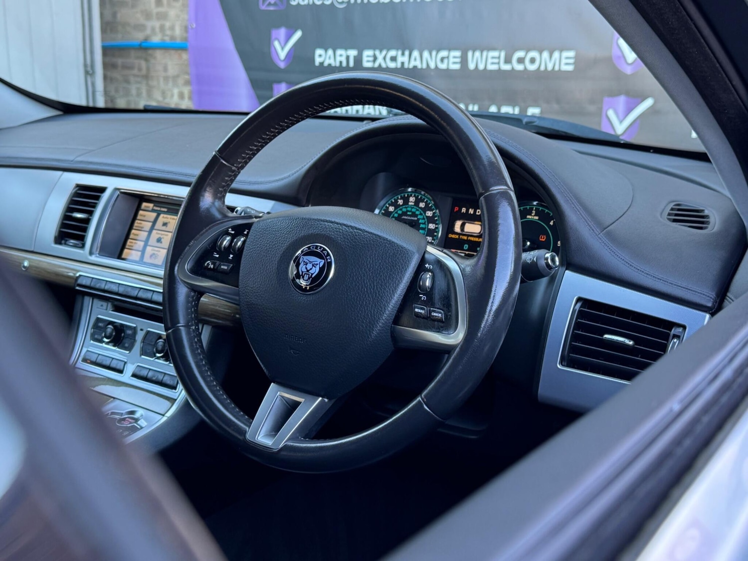 Used Jaguar XF 2014 for sale - 76801805: Photo 9