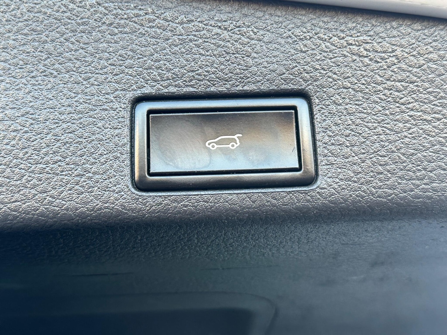 Used Volkswagen Touareg 2017 for sale - 76700833: Photo 21