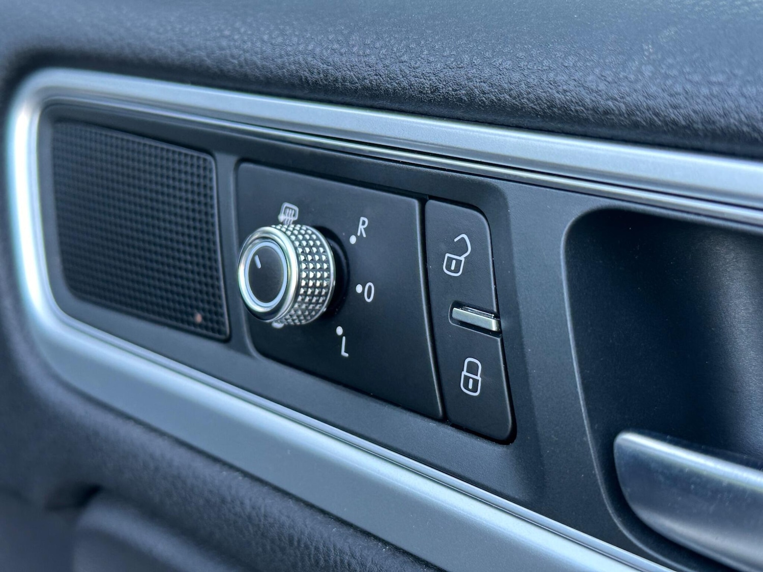 Used Volkswagen Touareg 2017 for sale - 76700833: Photo 28