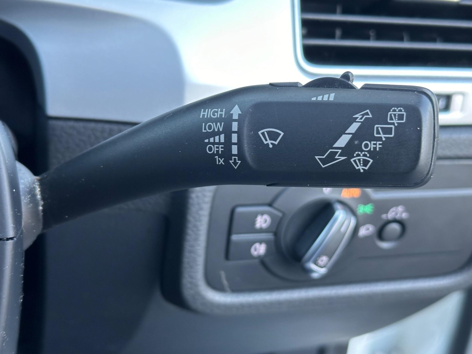 Used Volkswagen Touareg 2017 for sale - 76700833: Photo 36