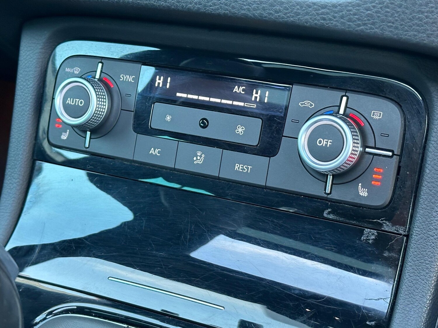 Used Volkswagen Touareg 2017 for sale - 76700833: Photo 48