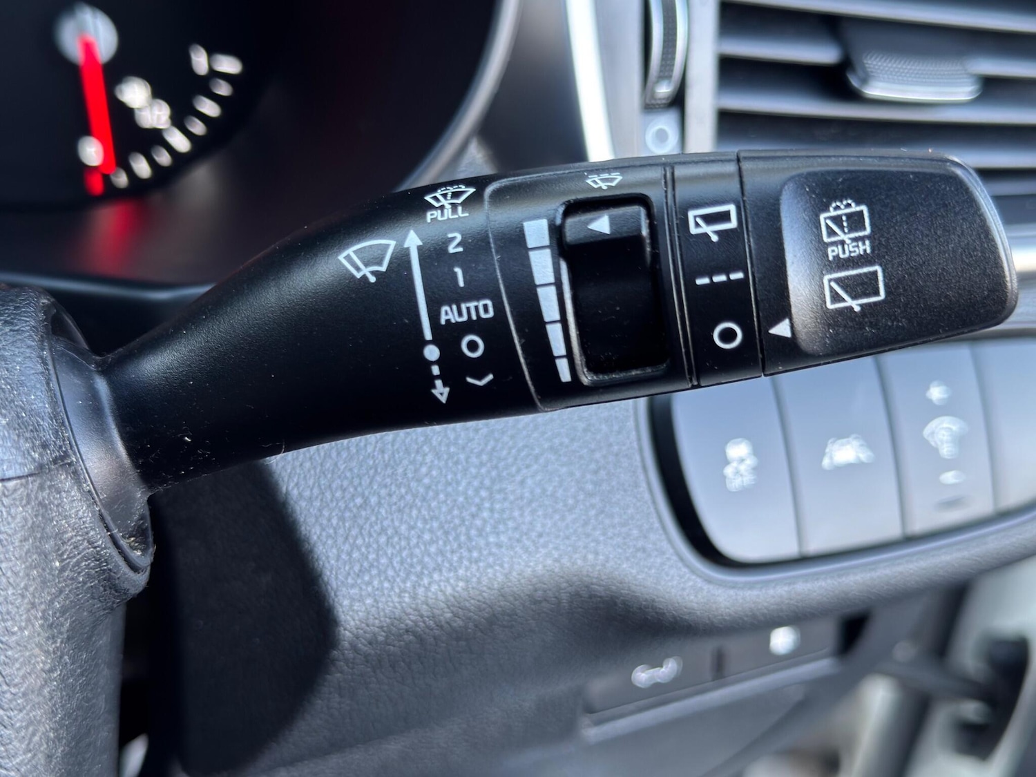 Used Kia Sorento 2015 for sale - 77060389: Photo 35