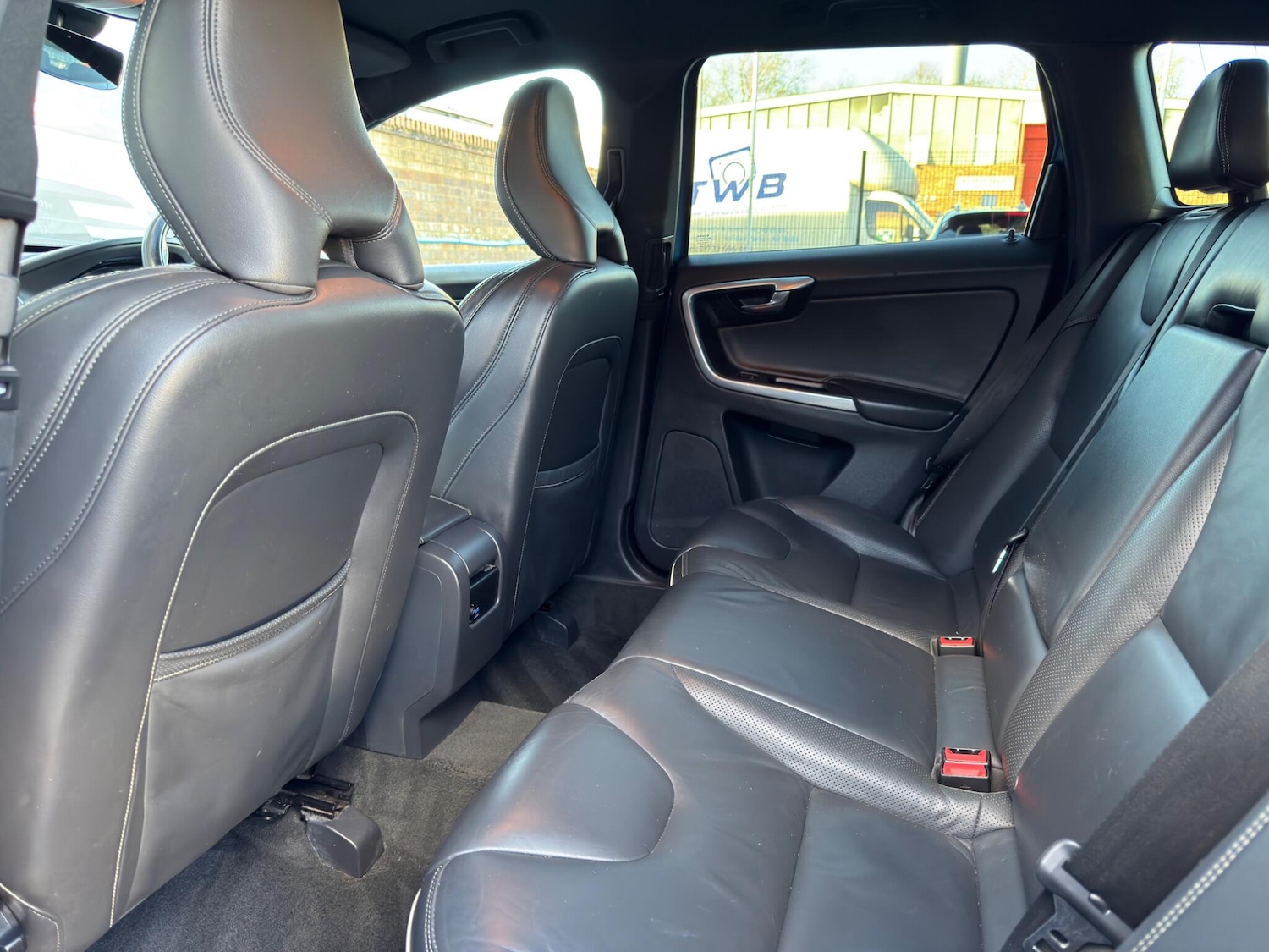 Used Volvo XC60 2016 for sale - 77162839: Photo 47