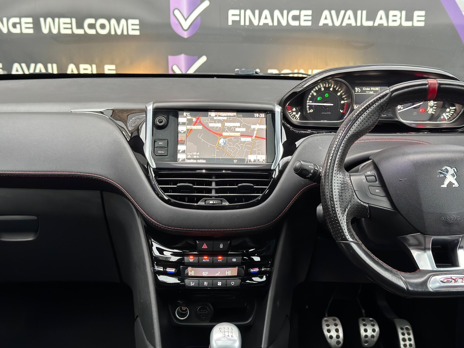 Used Peugeot 208 2016 for sale - 77052451: Photo 26