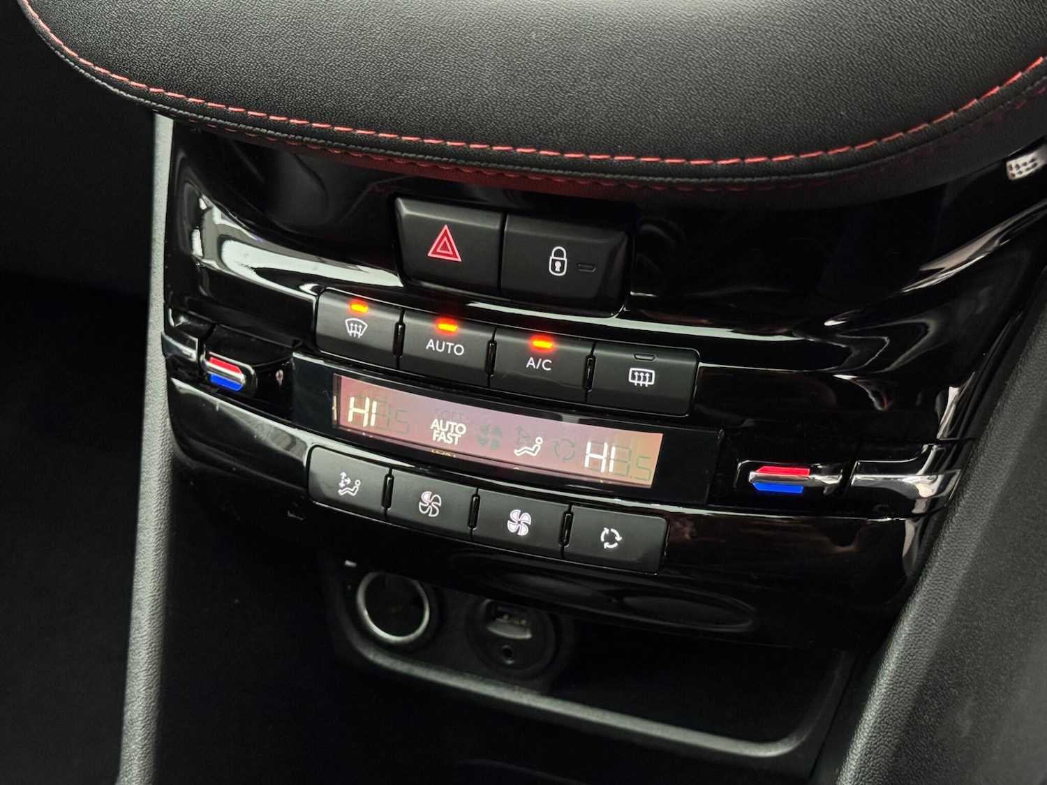 Used Peugeot 208 2016 for sale - 77052451: Photo 34