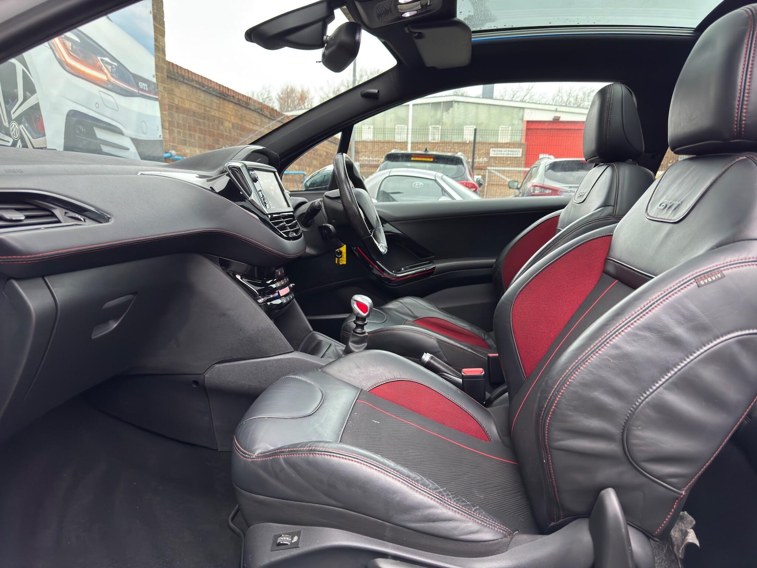 Used Peugeot 208 2016 for sale - 77052451: Photo 38