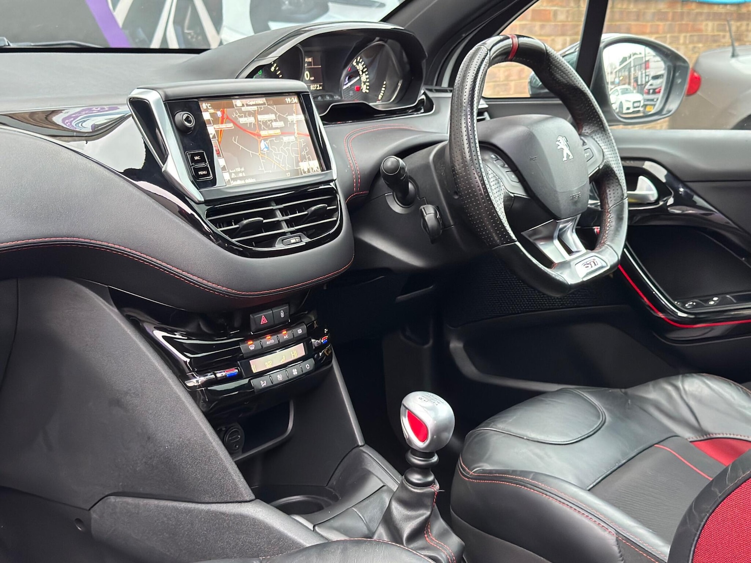 Used Peugeot 208 2016 for sale - 77052451: Photo 46