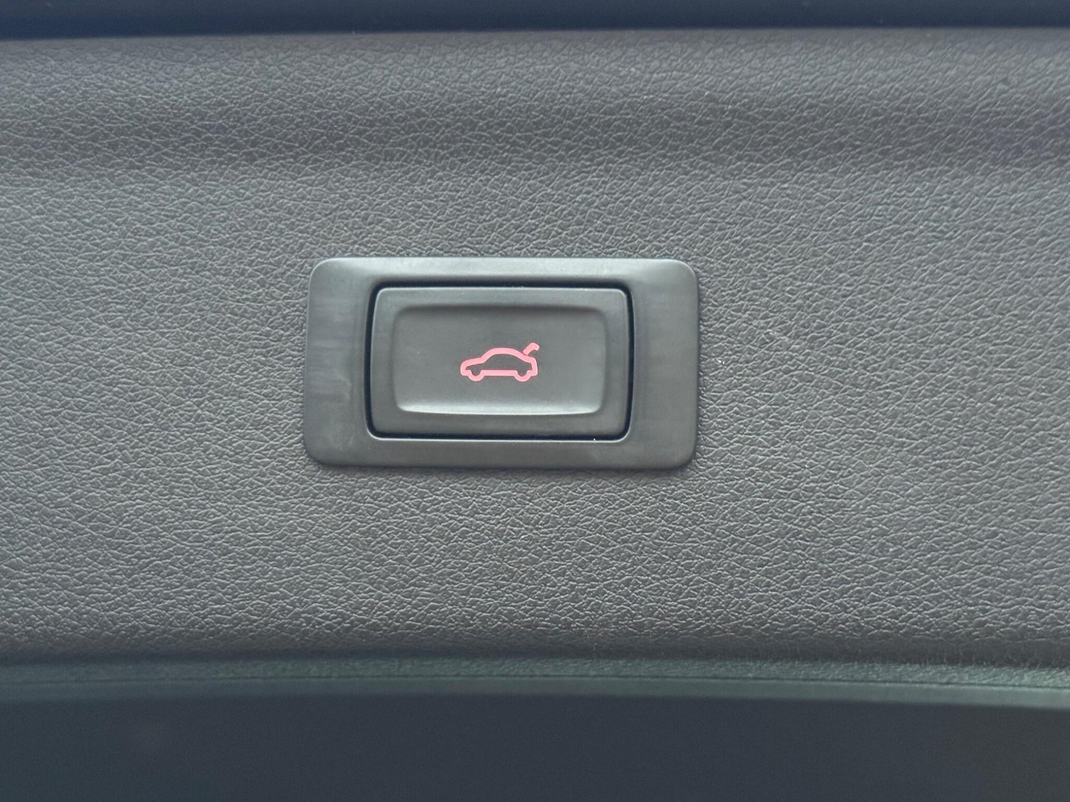 Used Audi Q3 2018 for sale - 76935936: Photo 19