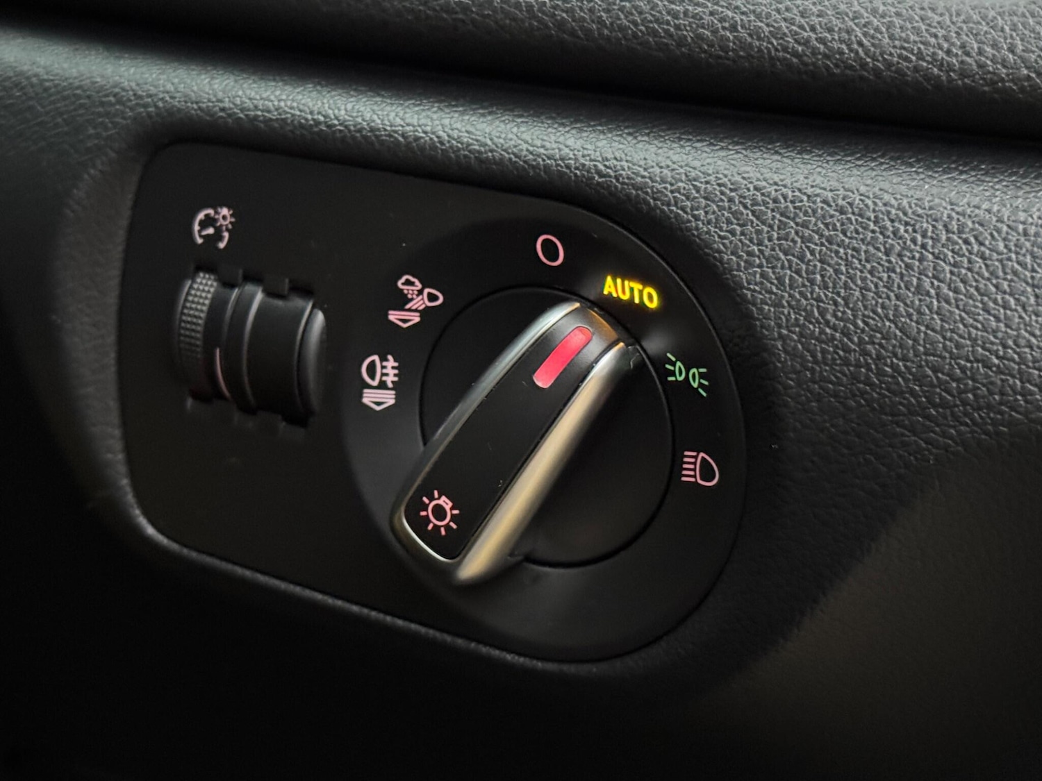 Used Audi Q3 2018 for sale - 76935936: Photo 27