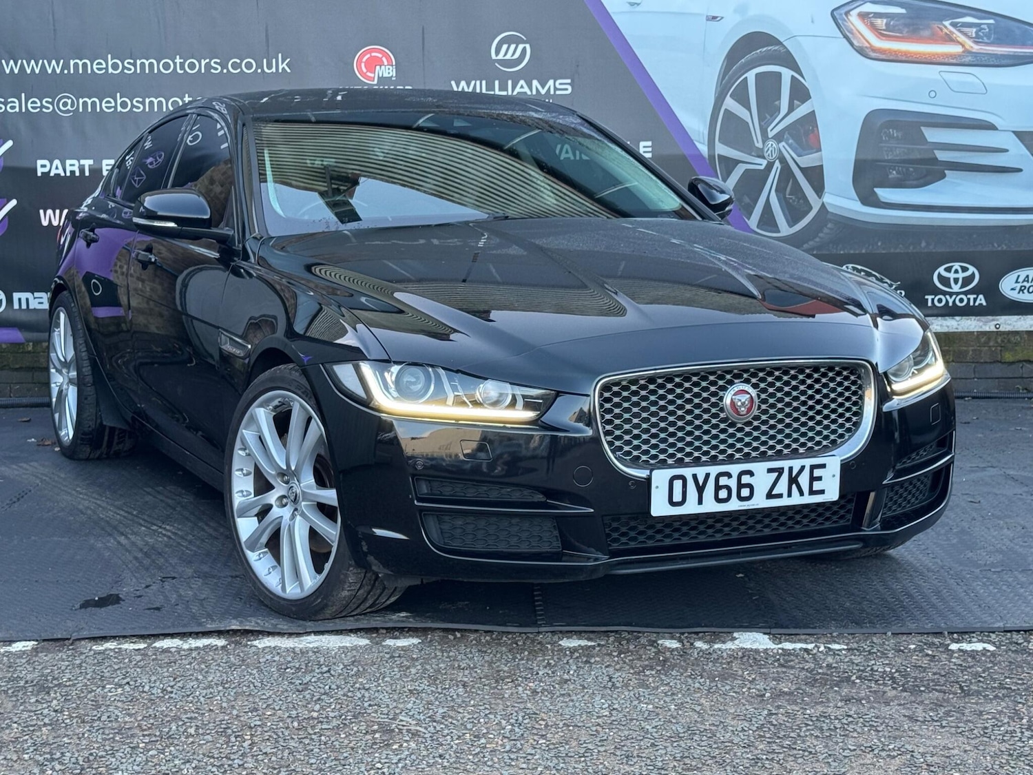 Used Jaguar XE 2016 for sale - 76898212: Photo 1