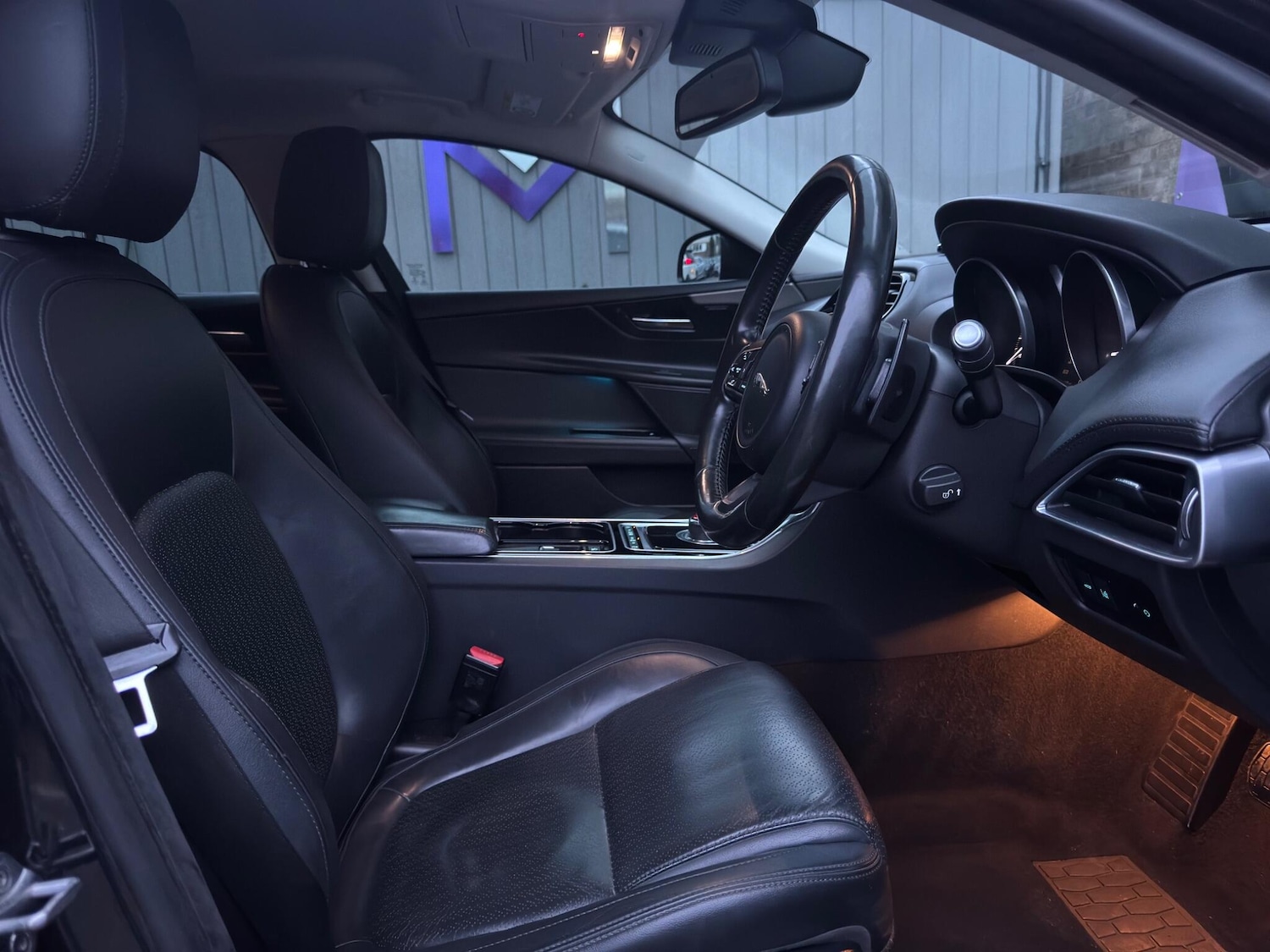 Used Jaguar XE 2016 for sale - 76898212: Photo 22