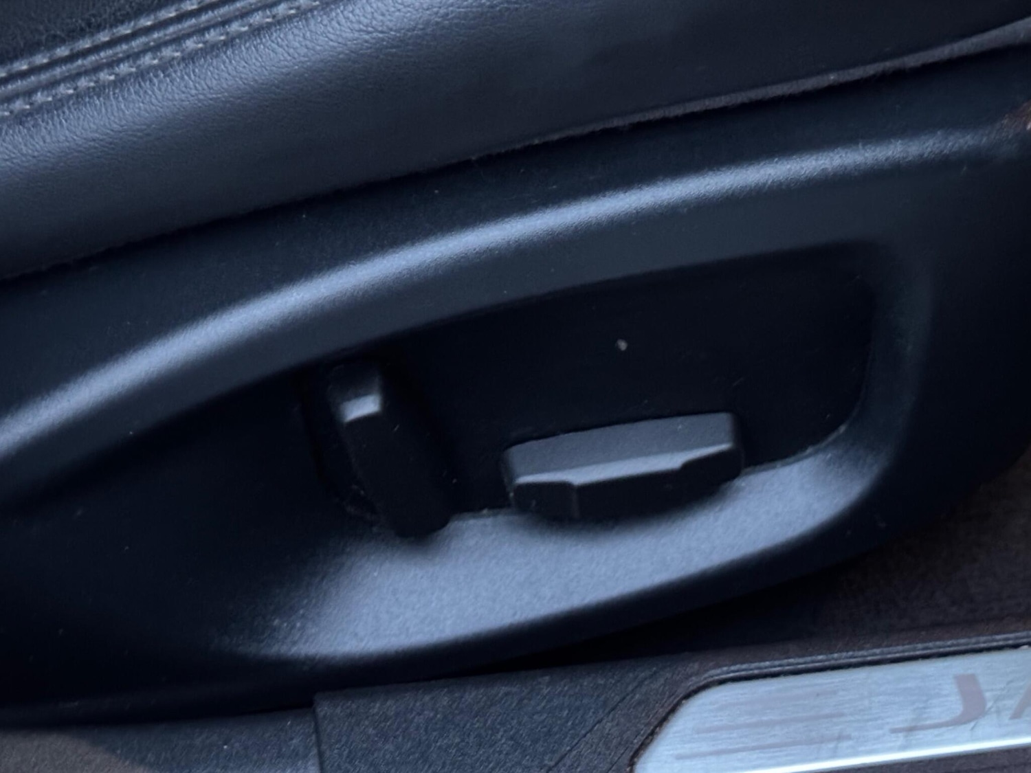 Used Jaguar XE 2016 for sale - 76898212: Photo 23