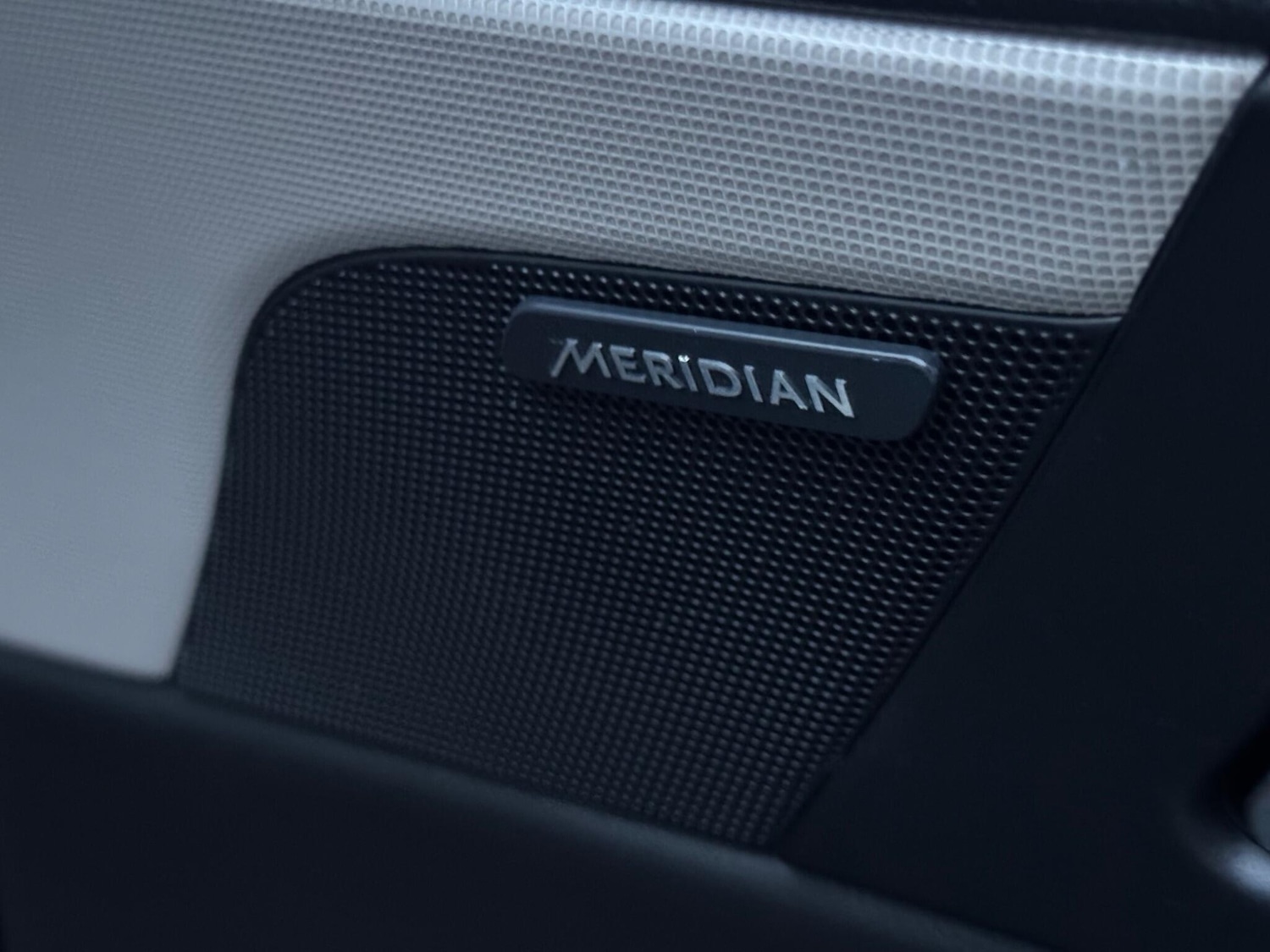 Used Jaguar XE 2016 for sale - 76898212: Photo 24