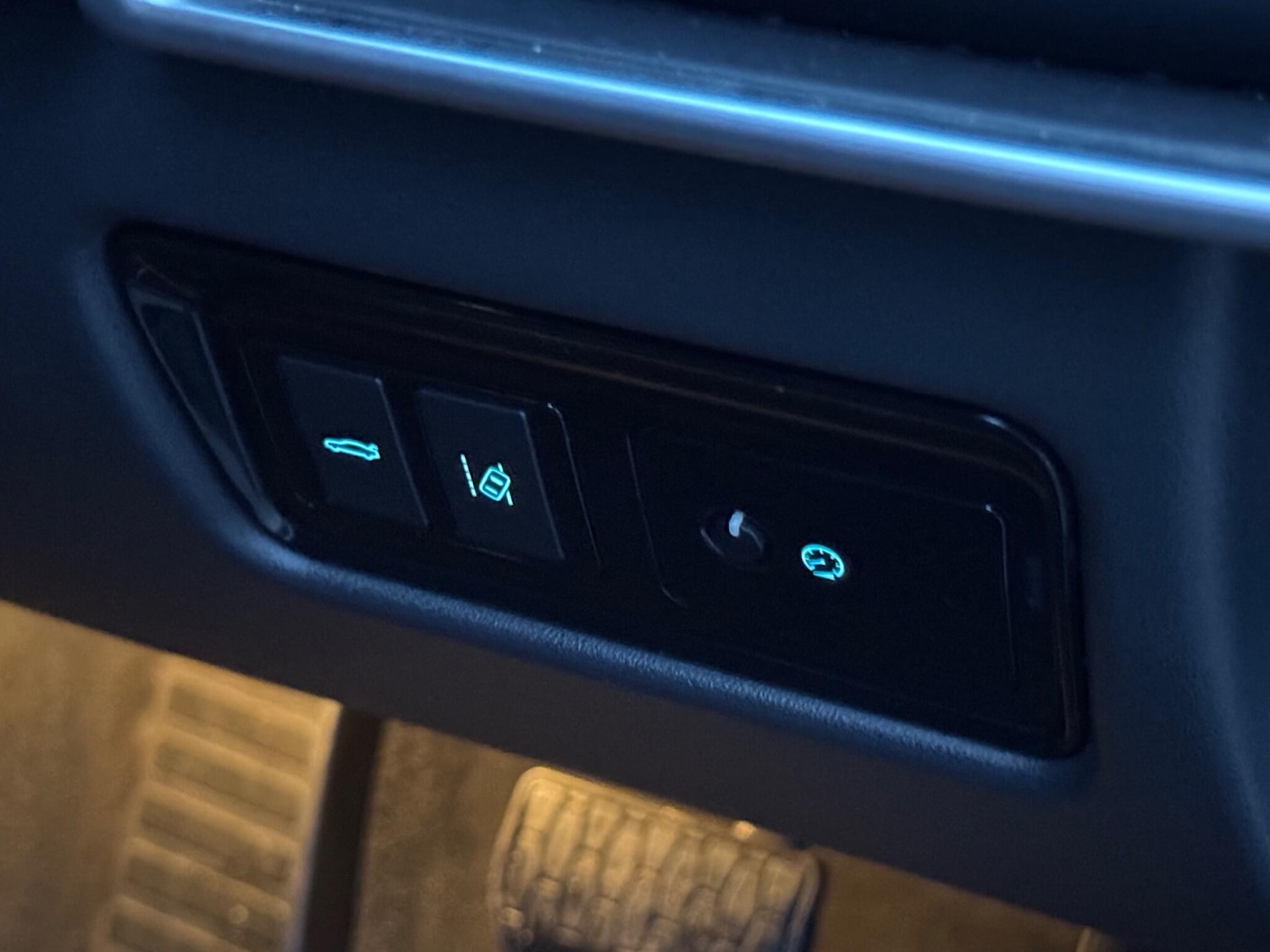 Used Jaguar XE 2016 for sale - 76898212: Photo 27