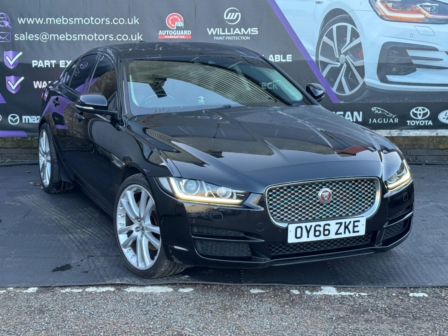Used Jaguar XE 2016 for sale - 76898212: Photo 3