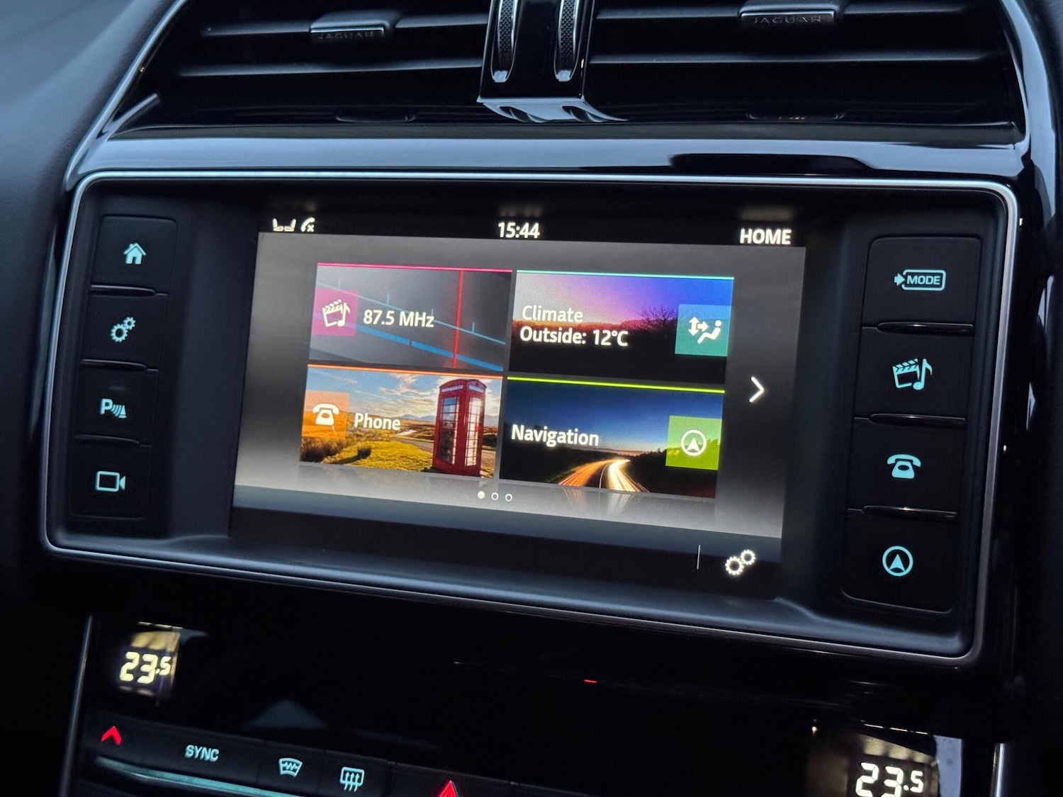 Used Jaguar XE 2016 for sale - 76898212: Photo 36