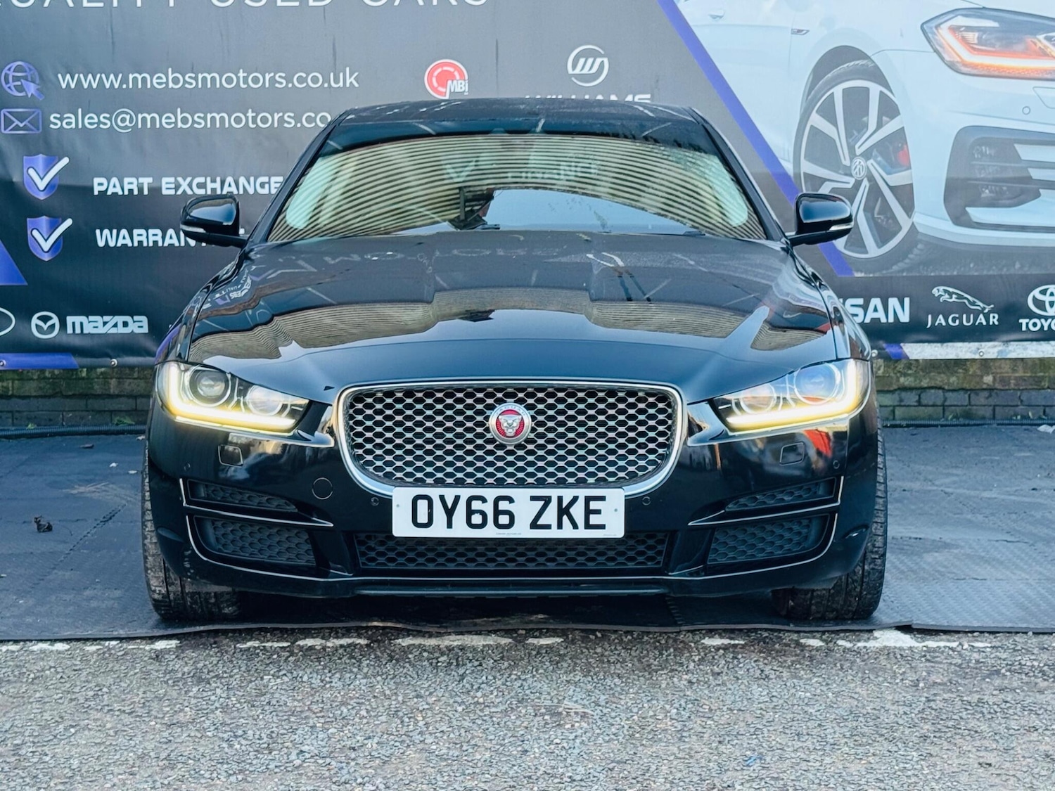 Used Jaguar XE 2016 for sale - 76898212: Photo 4
