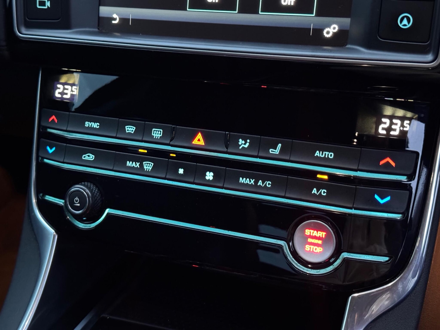 Used Jaguar XE 2016 for sale - 76898212: Photo 42