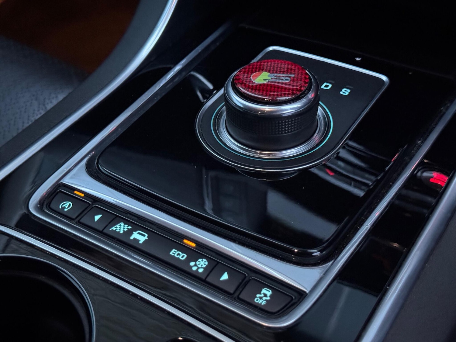 Used Jaguar XE 2016 for sale - 76898212: Photo 43