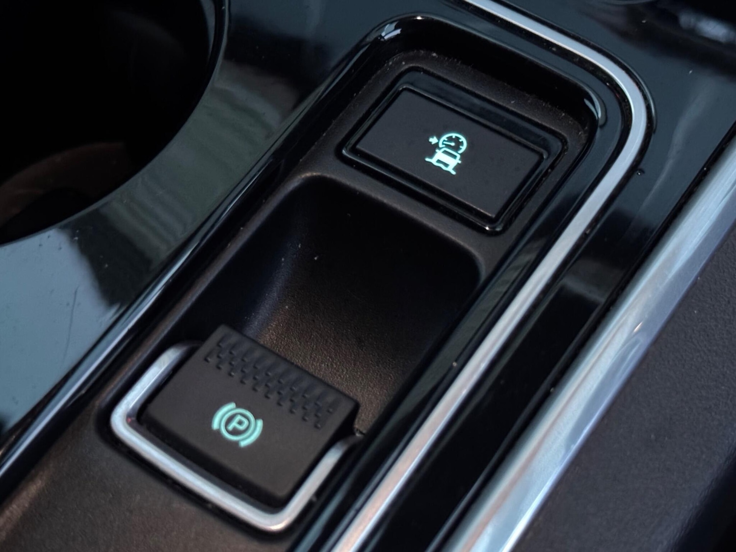 Used Jaguar XE 2016 for sale - 76898212: Photo 45