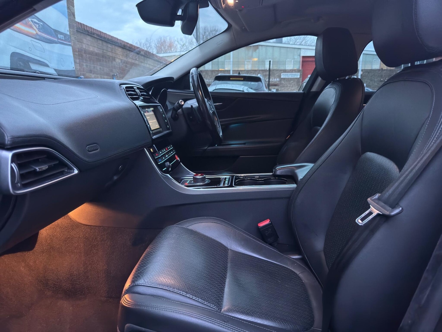 Used Jaguar XE 2016 for sale - 76898212: Photo 46