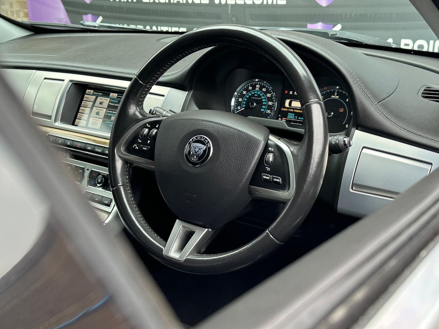 Used Jaguar XF 2014 for sale - 76294464: Photo 9