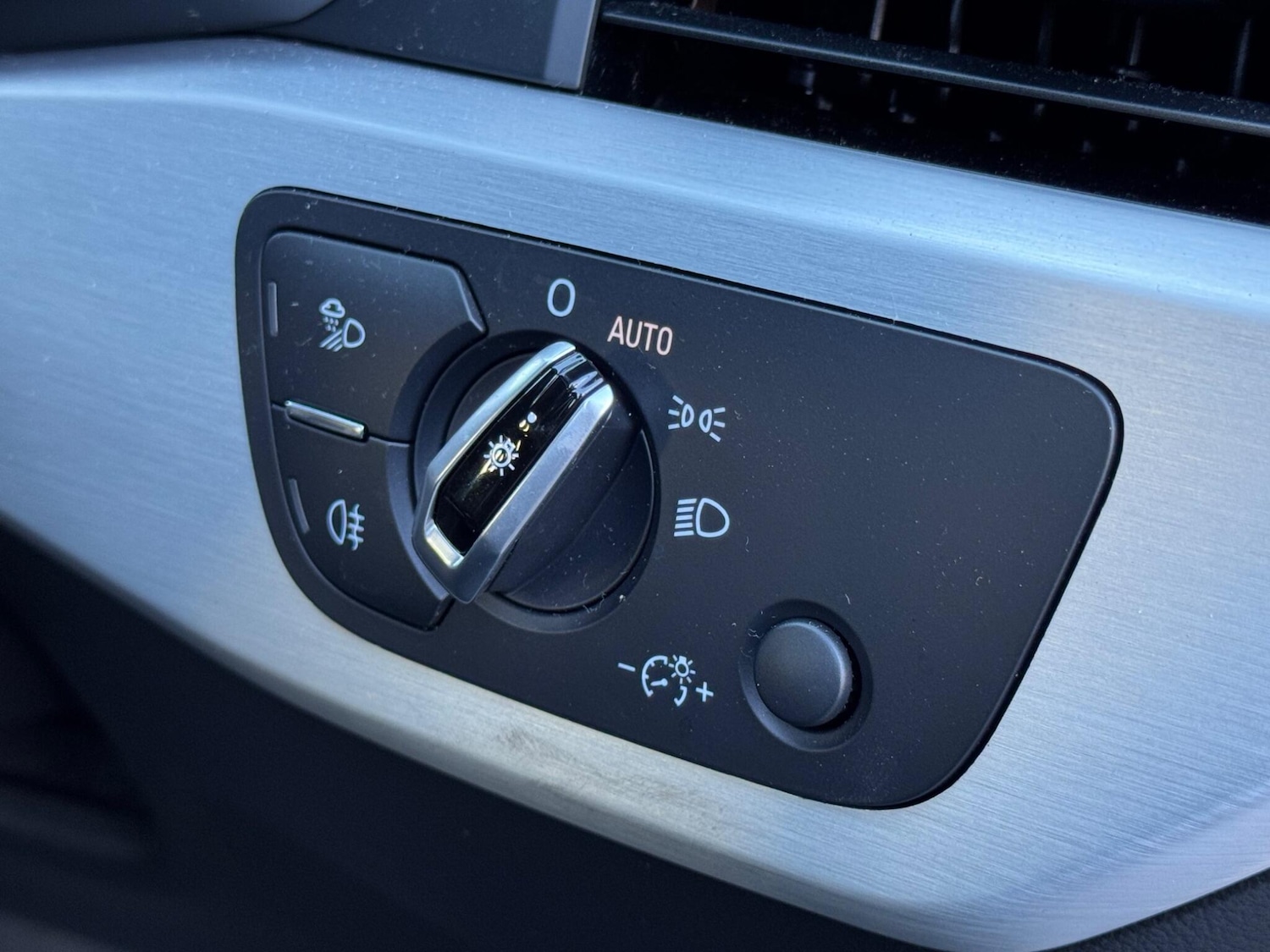 Used Audi A4 2017 for sale - 76759433: Photo 27