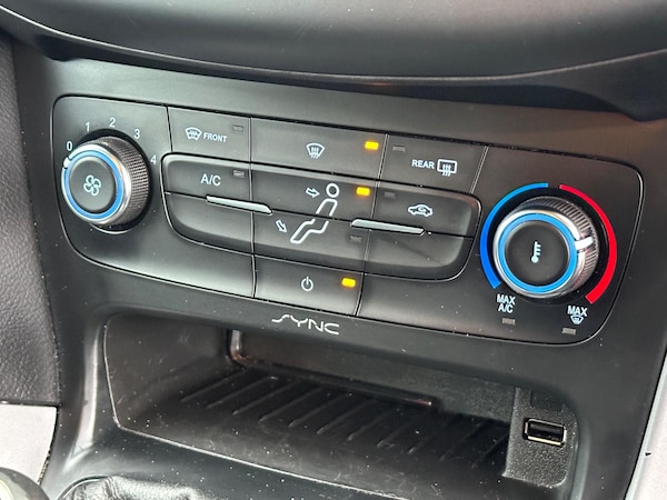 Used Ford Focus 2015 for sale - 76042442: Photo 35