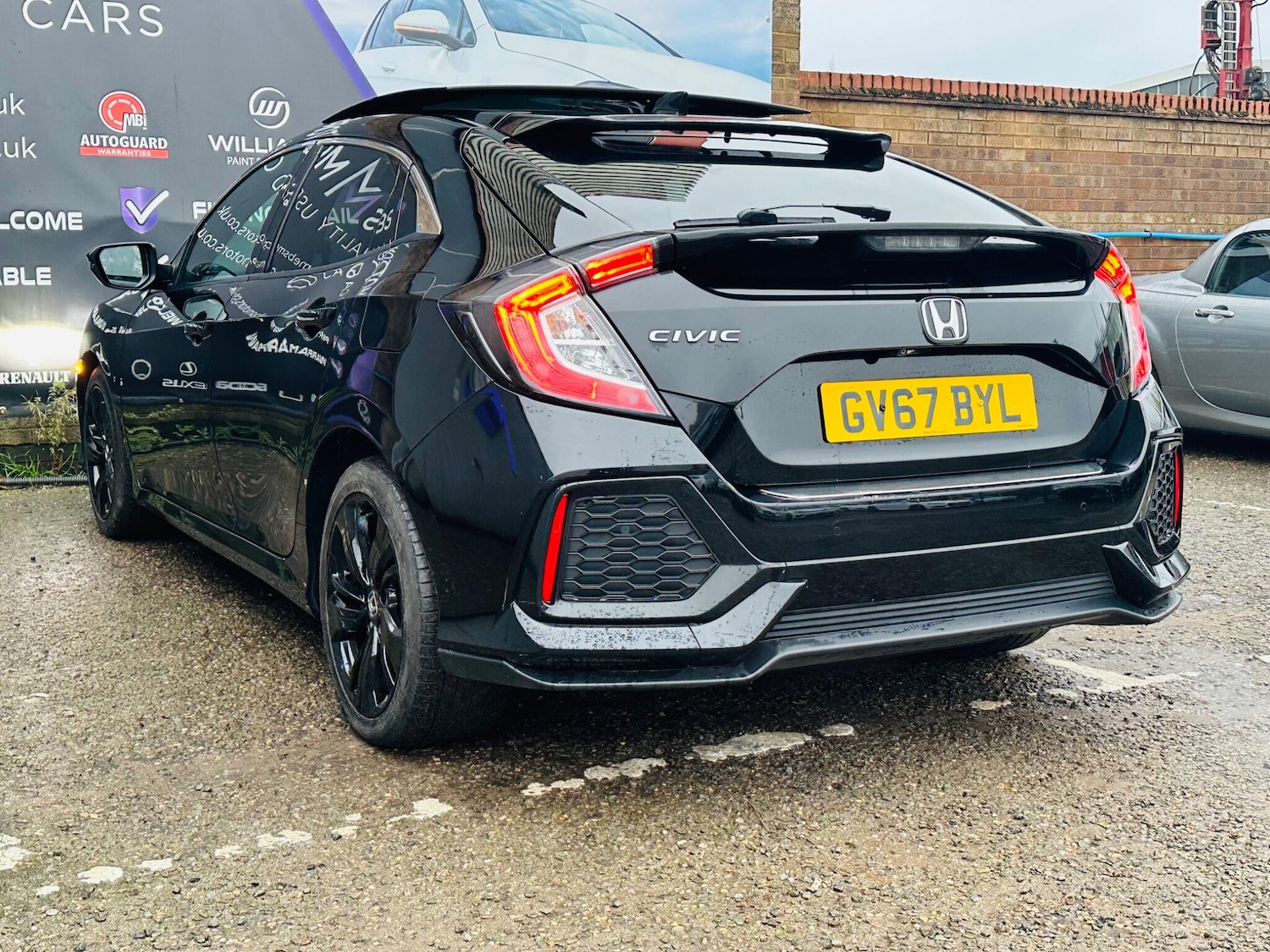 Used Honda Civic 2018 for sale - 76634293: Photo 16