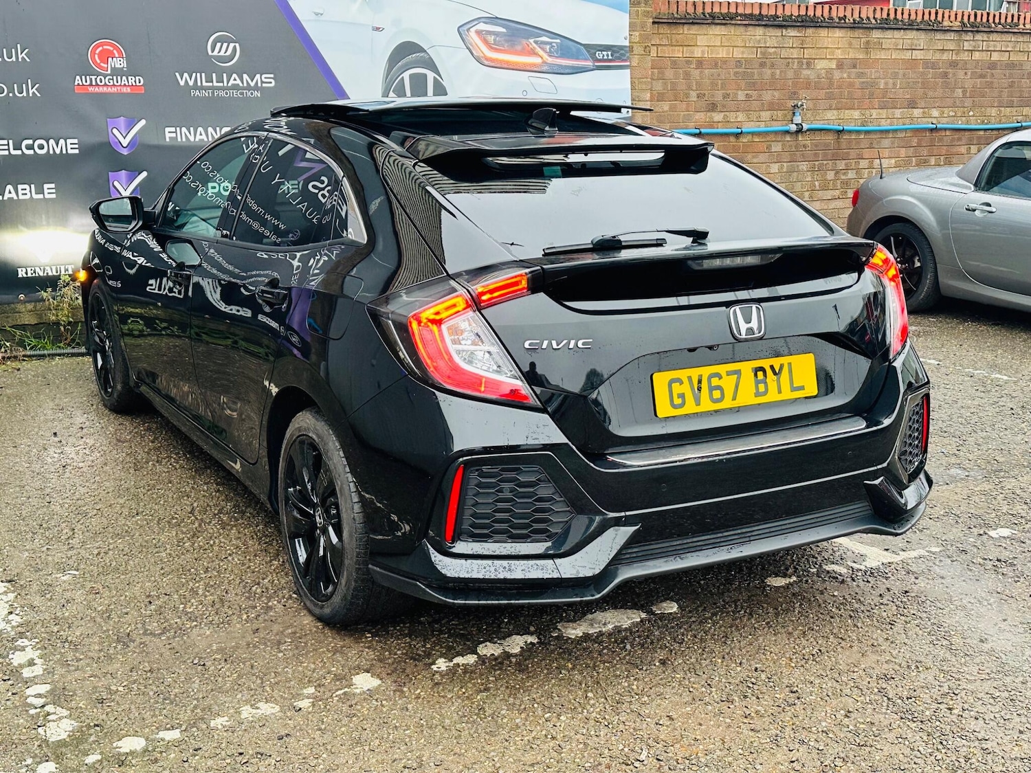 Used Honda Civic 2018 for sale - 76634293: Photo 17