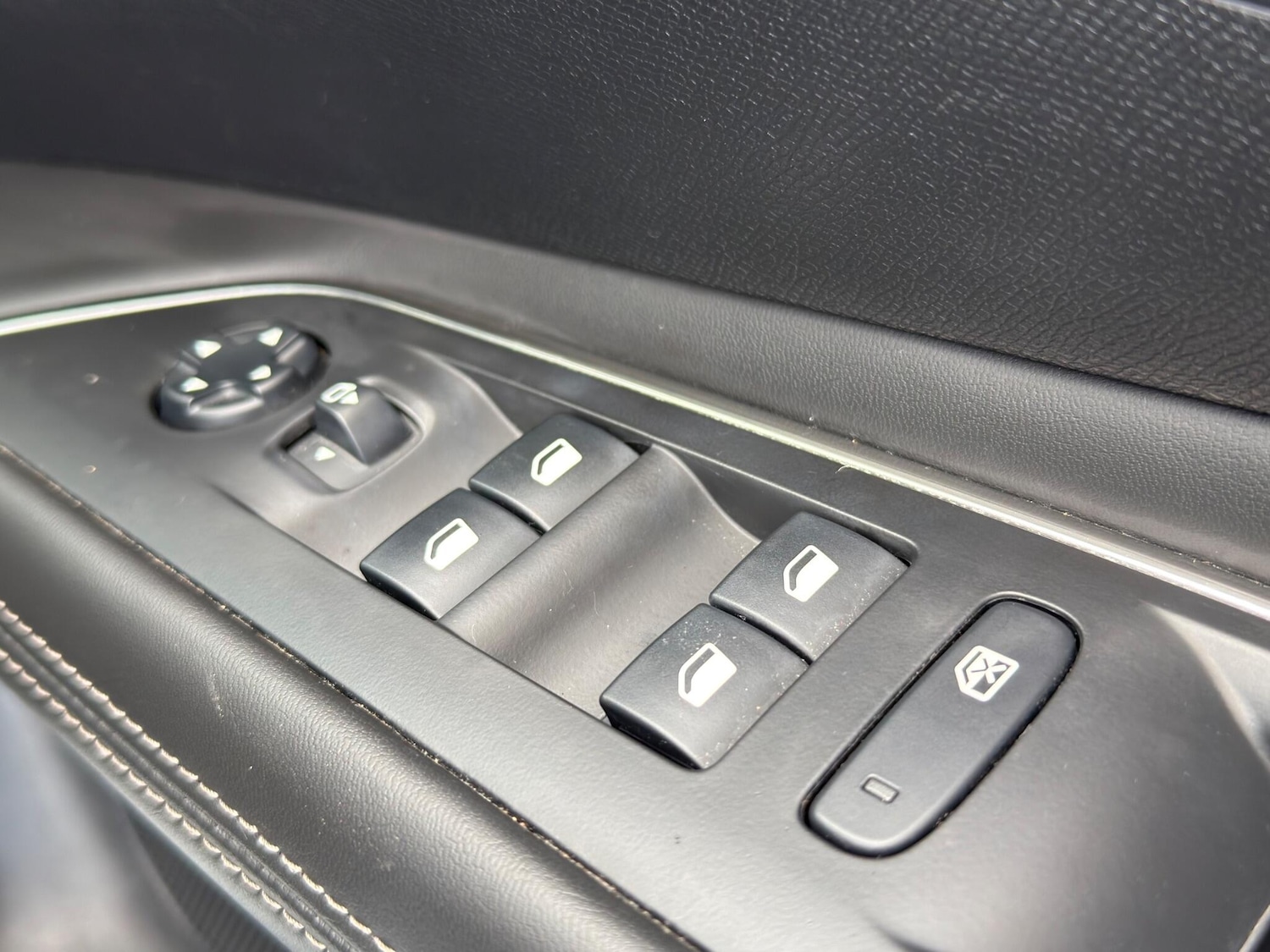 Used Peugeot 3008 2018 for sale - 77892541: Photo 27