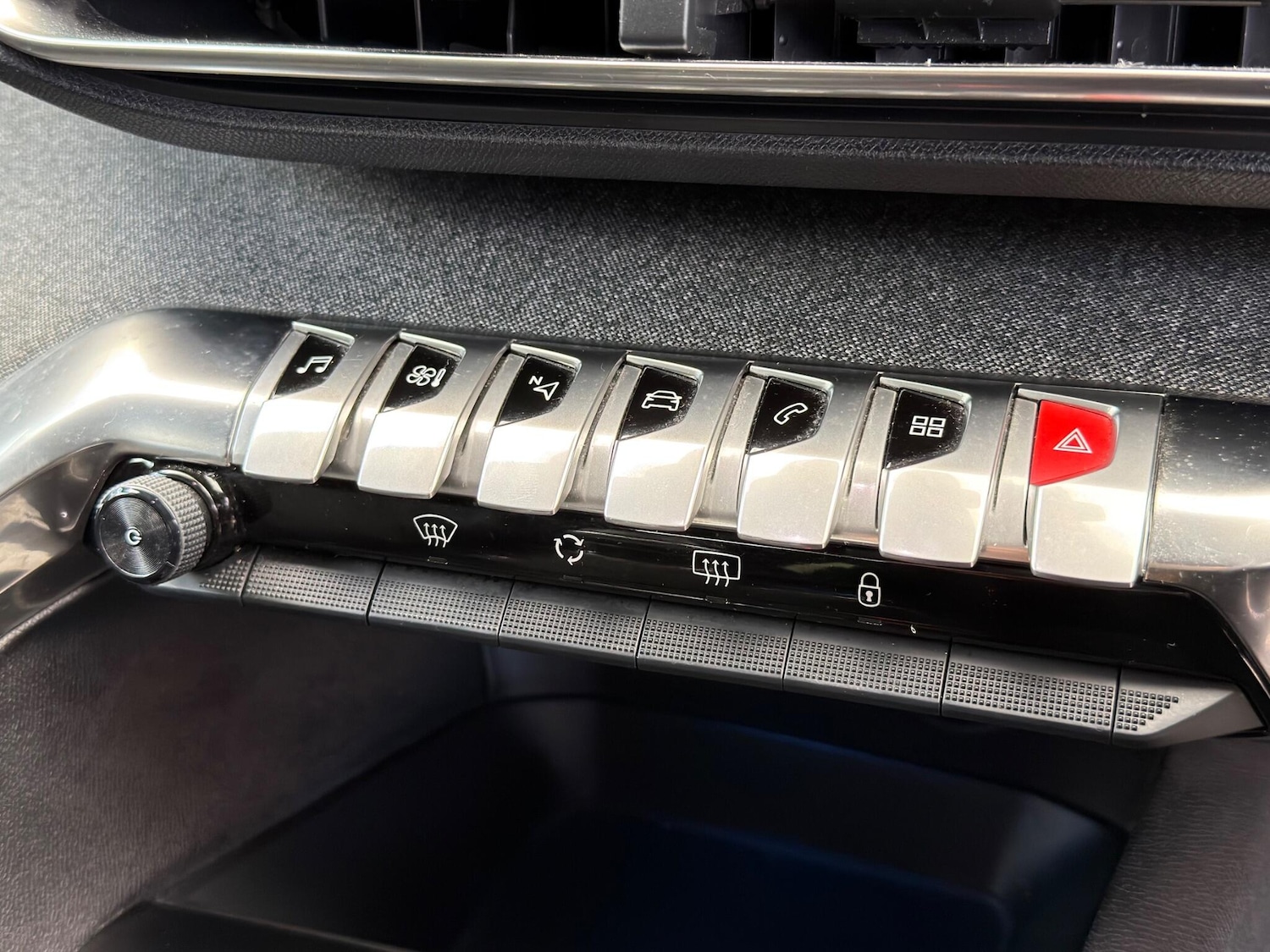 Used Peugeot 3008 2018 for sale - 77892541: Photo 43