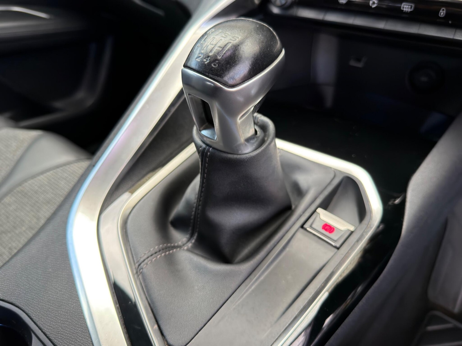 Used Peugeot 3008 2018 for sale - 77892541: Photo 44