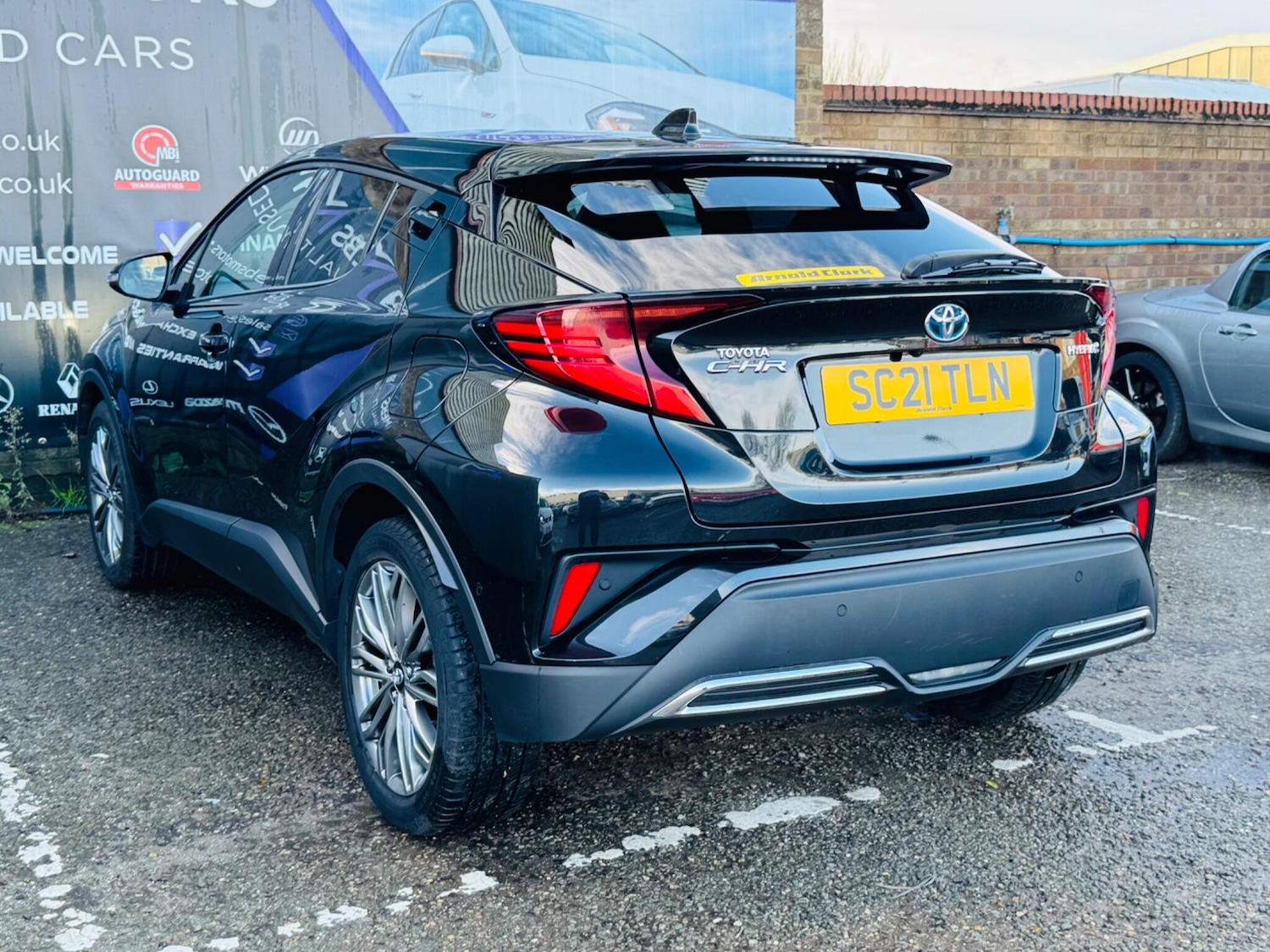 Used Toyota C-HR 2021 for sale - 76850464: Photo 15