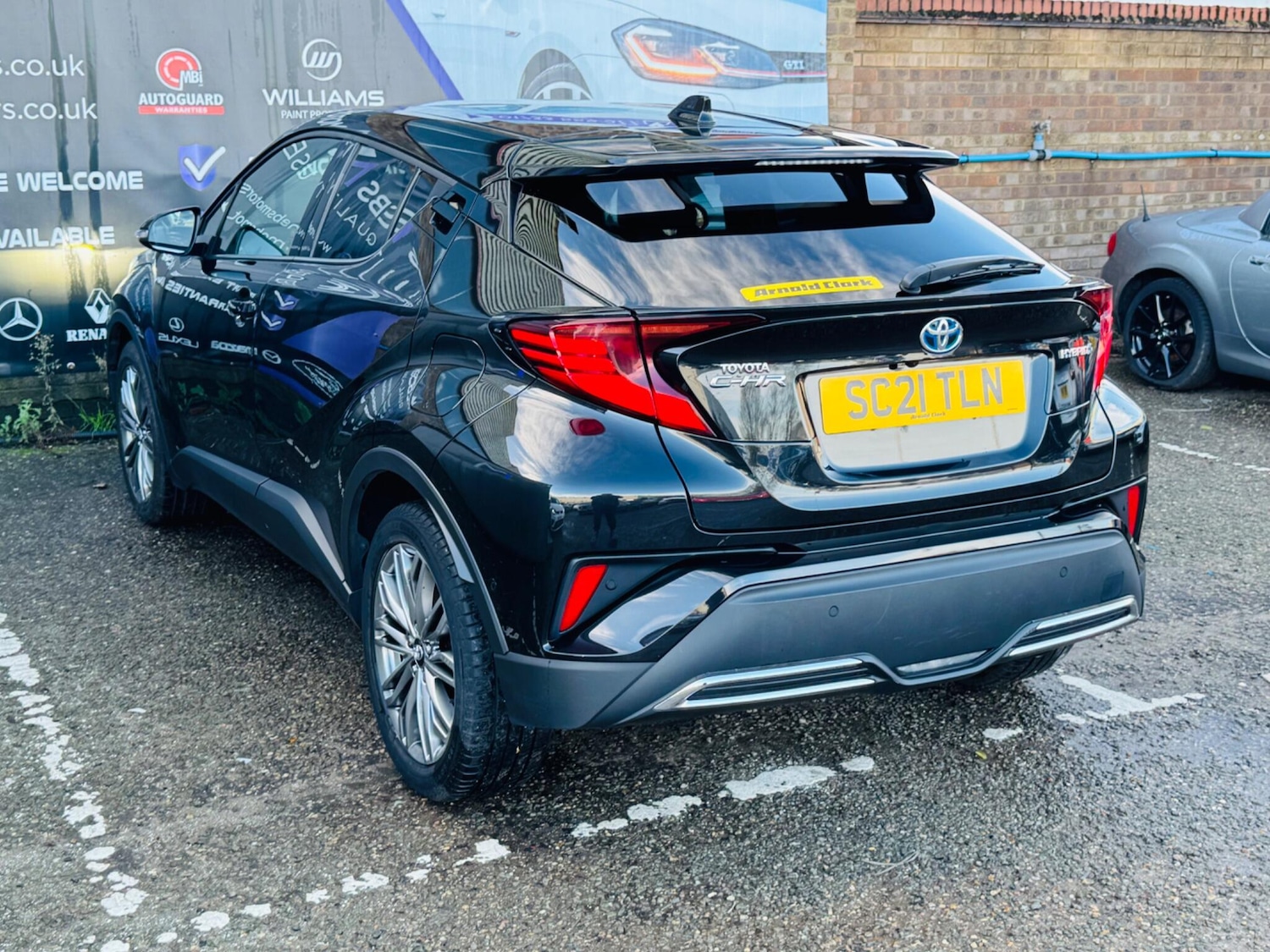 Used Toyota C-HR 2021 for sale - 76850464: Photo 17