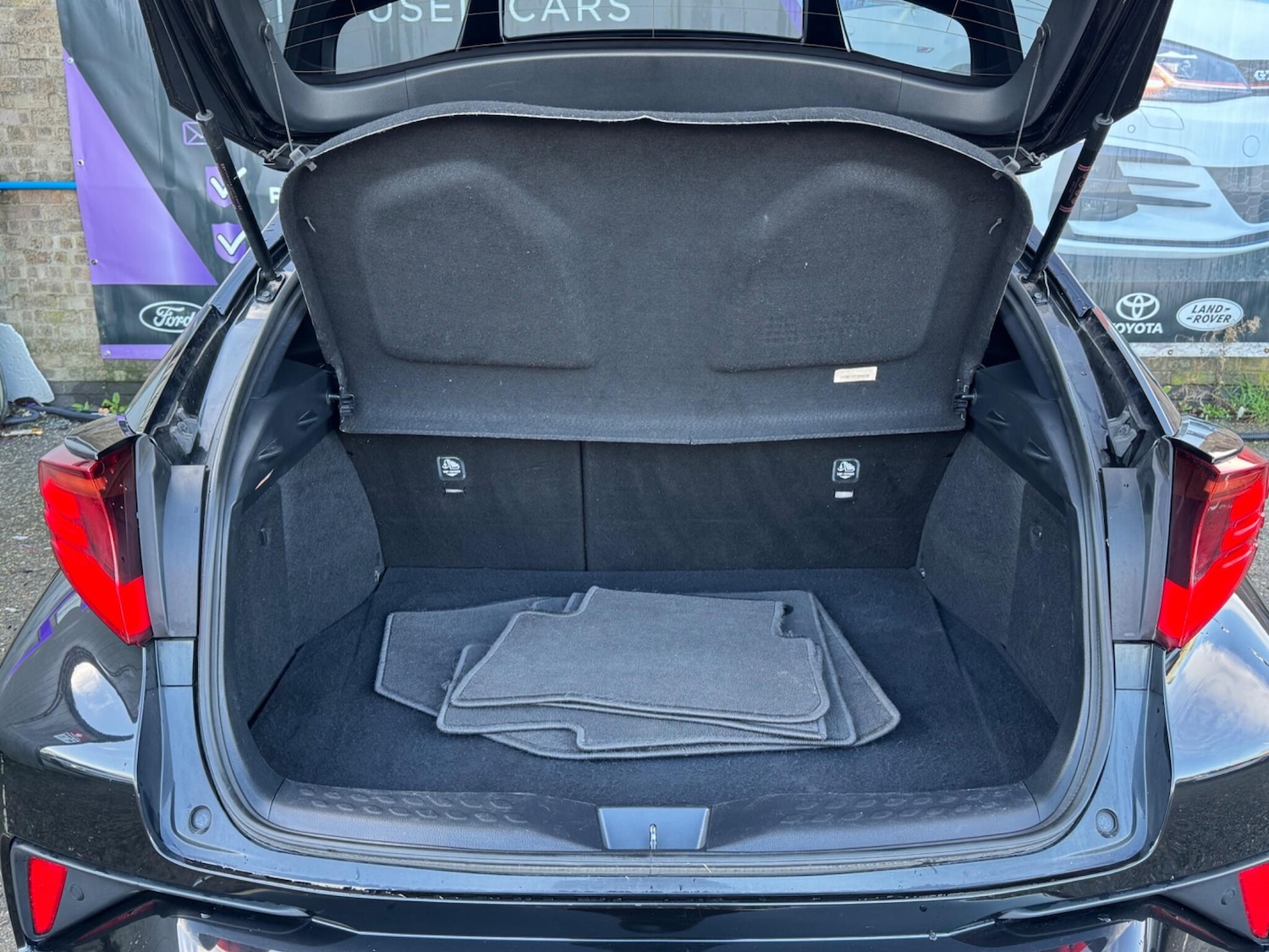 Used Toyota C-HR 2021 for sale - 76850464: Photo 19