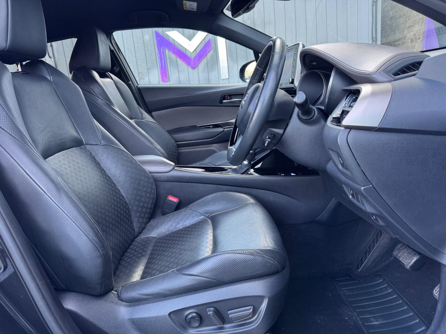 Used Toyota C-HR 2021 for sale - 76850464: Photo 24