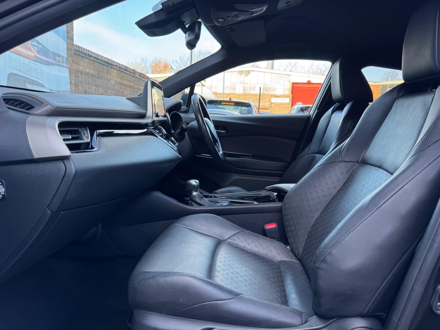 Used Toyota C-HR 2021 for sale - 76850464: Photo 50