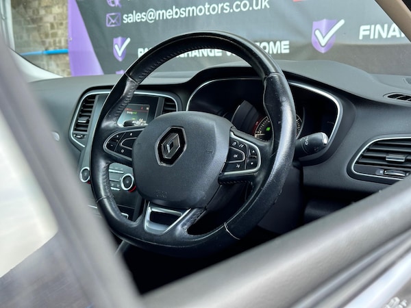 Used Renault Megane 2017 for sale - 74686903: Photo 9