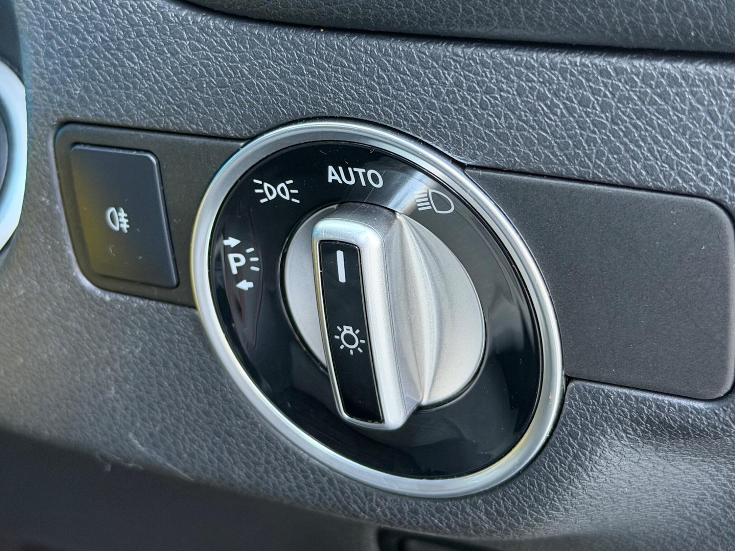 Used Mercedes-Benz CLA 2016 for sale - 78205190: Photo 32