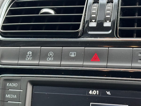 Used Volkswagen Polo 2015 for sale - 75608941: Photo 30