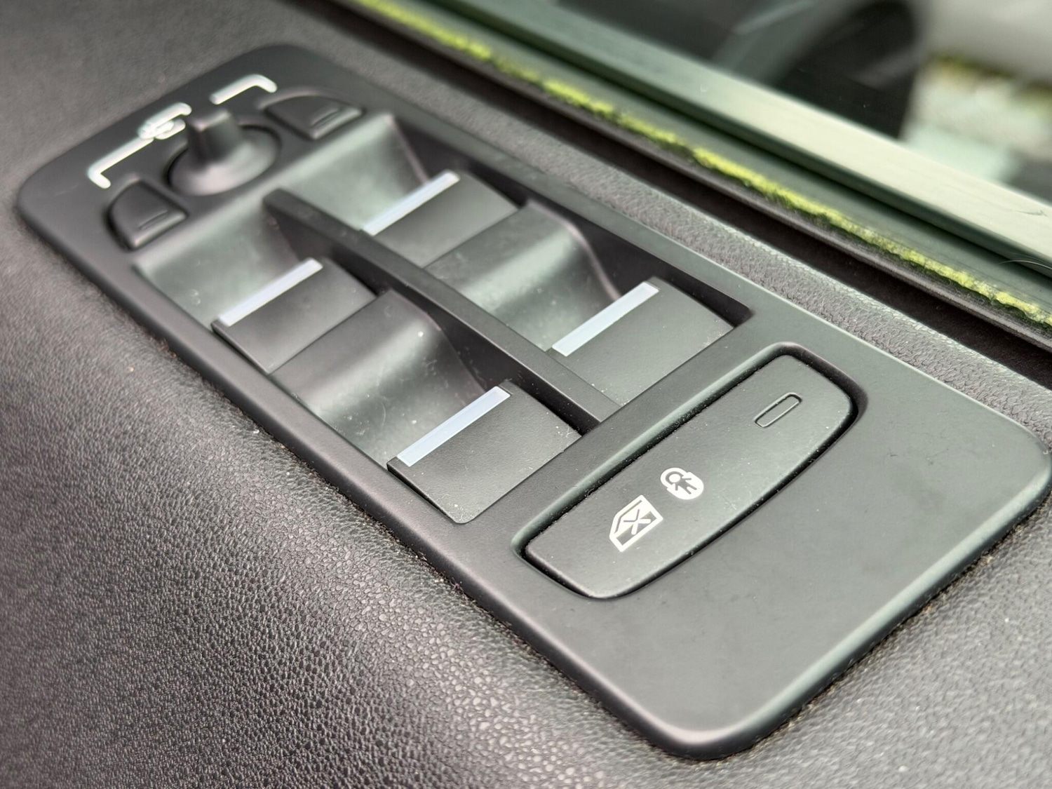 Used Land Rover Discovery Sport 2017 for sale - 77704834: Photo 27