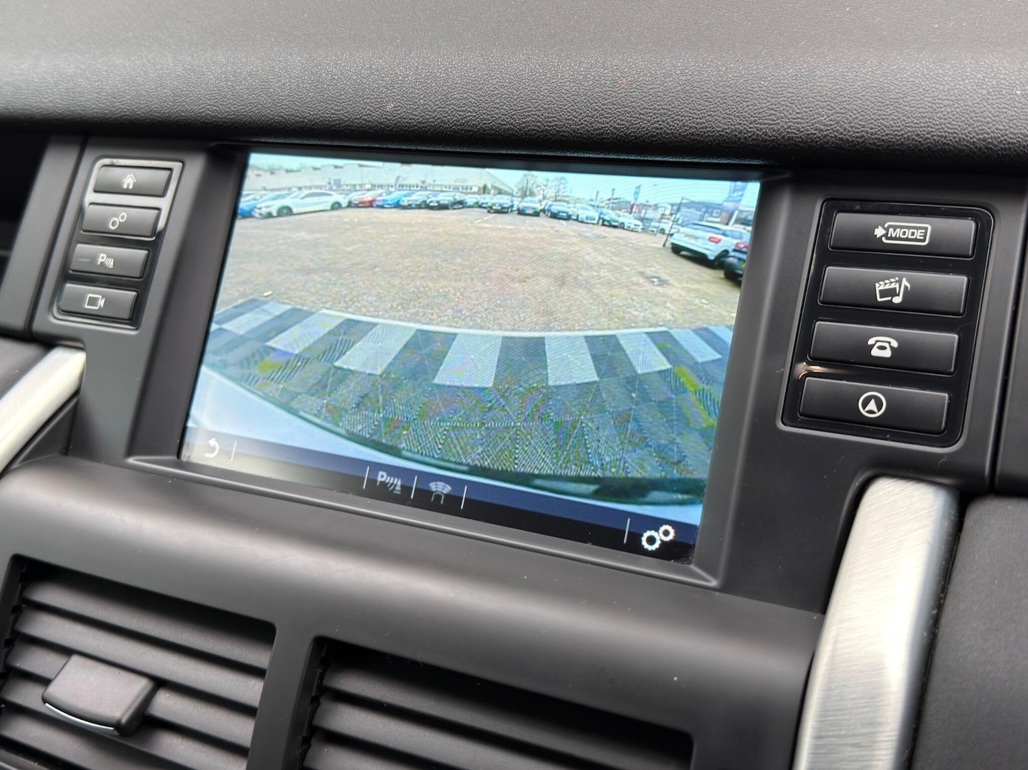 Used Land Rover Discovery Sport 2017 for sale - 77704834: Photo 38