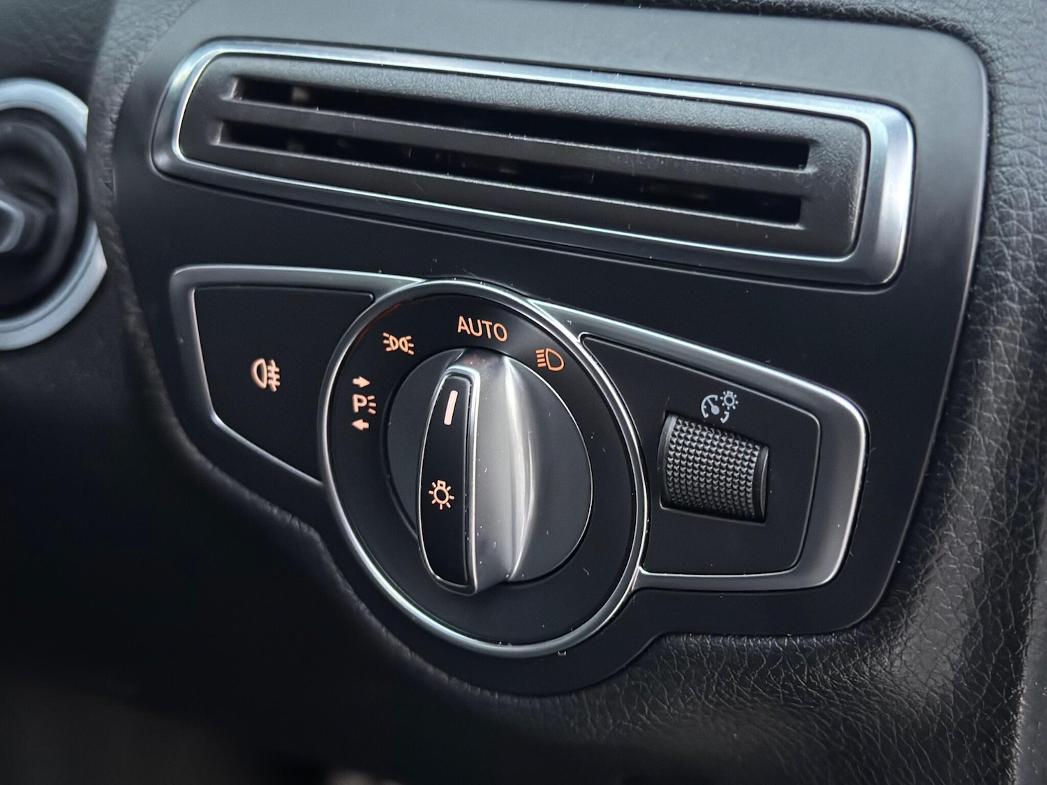 Used Mercedes-Benz C Class 2017 for sale - 77052450: Photo 27