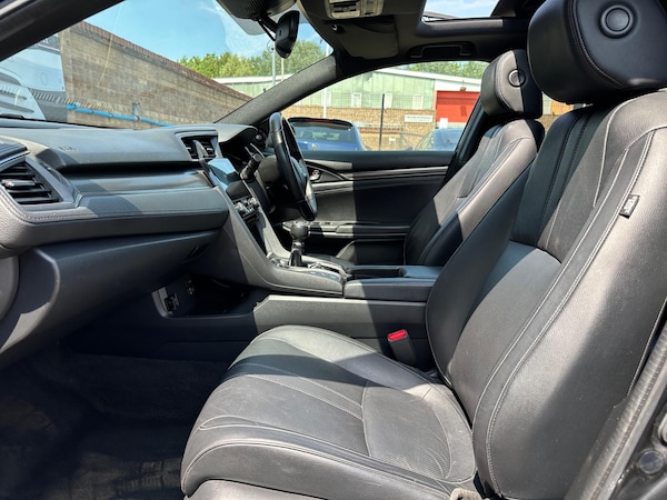 Used Honda Civic 2017 for sale - 74966009: Photo 44