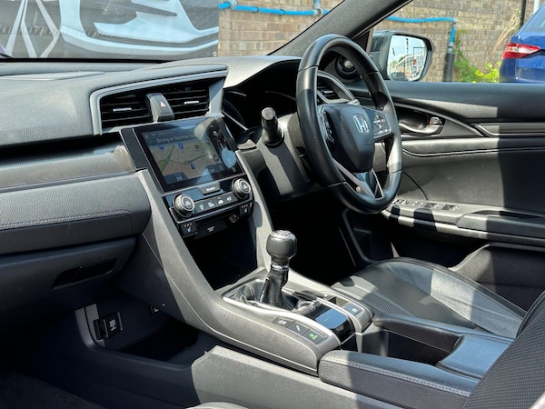 Used Honda Civic 2017 for sale - 74966009: Photo 45