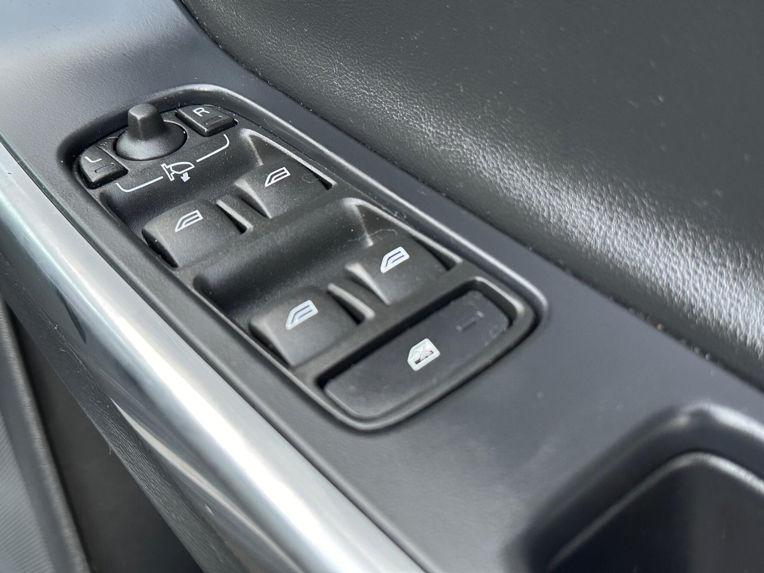 Used Volvo S60 2017 for sale - 76759770: Photo 24