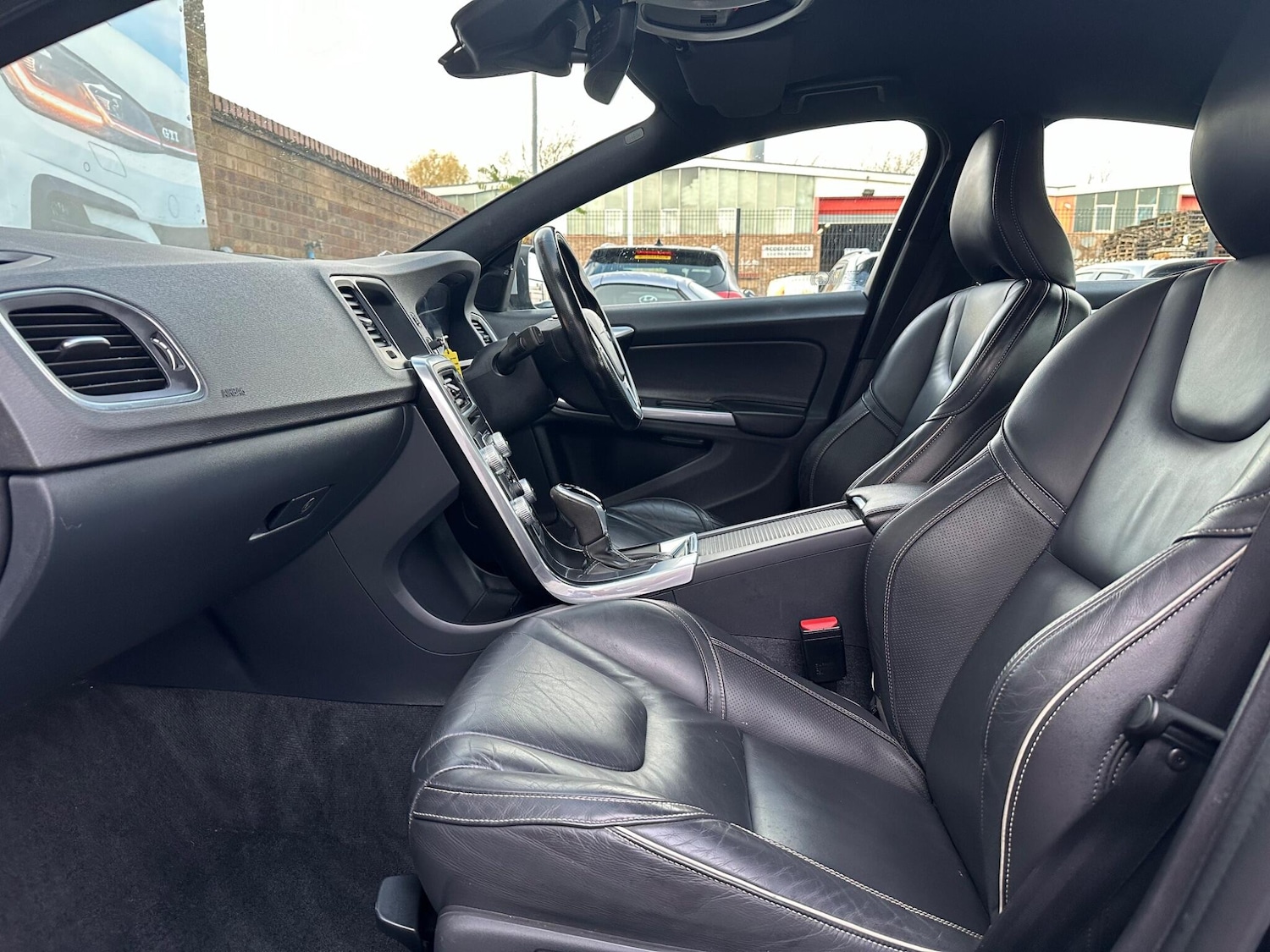 Used Volvo S60 2017 for sale - 76759770: Photo 44