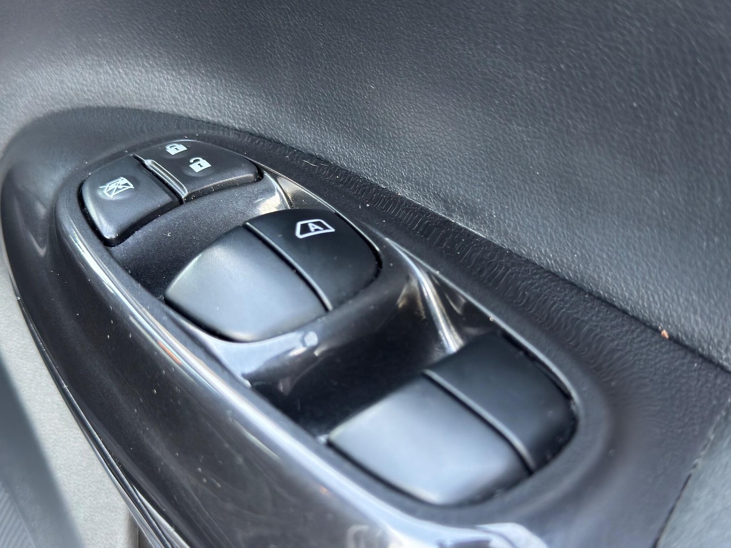 Used Nissan Juke 2017 for sale - 76752498: Photo 25